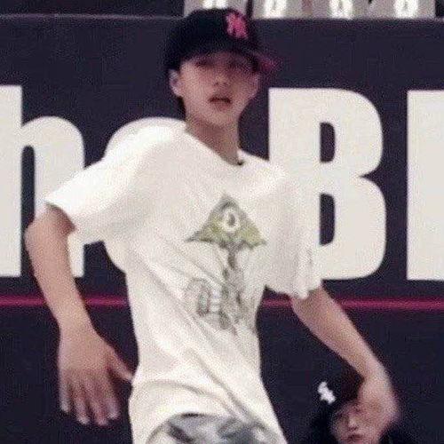 娱乐吃瓜说王一博是真的吗,娱乐吃瓜背后的真实面貌揭秘